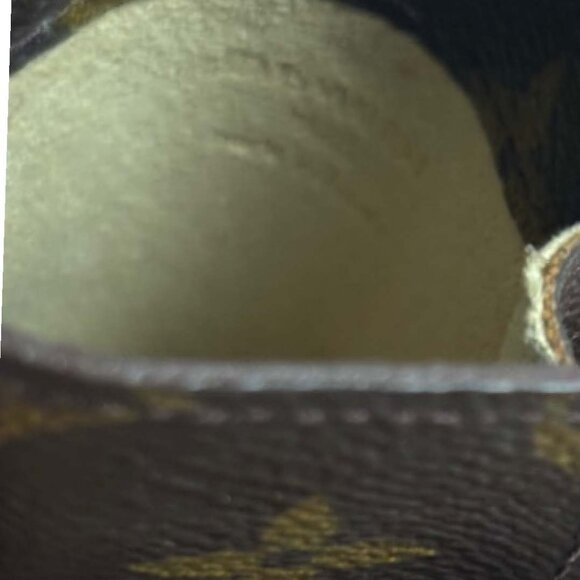 Louis Vuitton Monogram Eyeglass Case - Picture 5 of 7